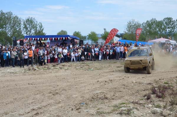 Off-road yarışları nefes kesti 2