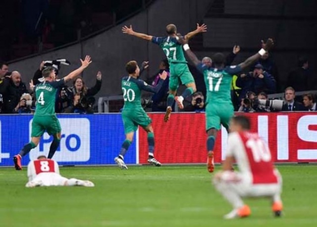 Futbol tarihinde bir ilk gerçekleşti 2