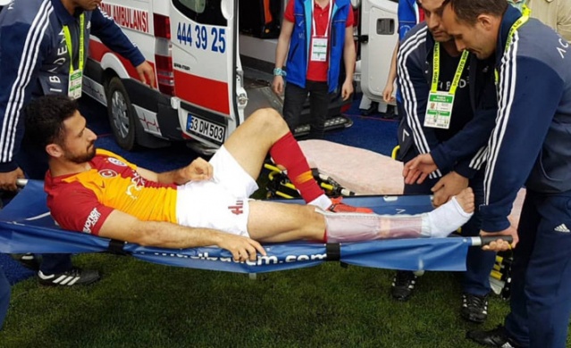 Süper Lig maçında talihsiz olay! 4