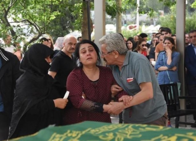 Oğulları zehirli şerbeti içirip '10 dakikanız kaldı' demiş! 10