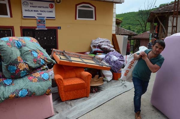 Heyelan bölgesinde duygusal anlar 4