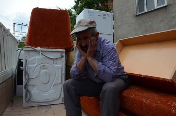 Heyelan bölgesinde duygusal anlar 14