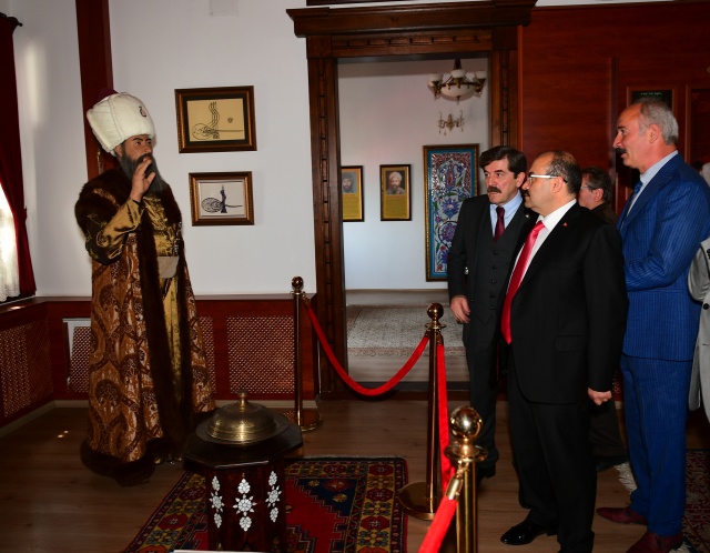 Kanuni Sultan Süleyman Trabzon’da anıldı 5