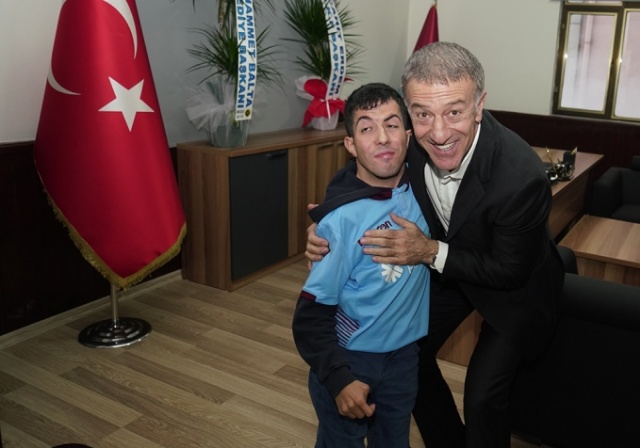 Başkan ve yönetim Vakfıkebir'de 11