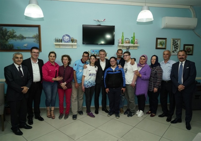 Ağaoğlu engelli çocuklarla buluştu 3