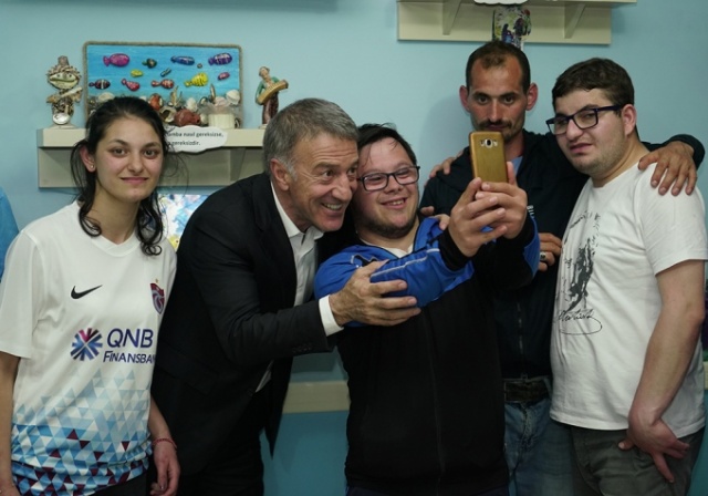 Ağaoğlu engelli çocuklarla buluştu 5