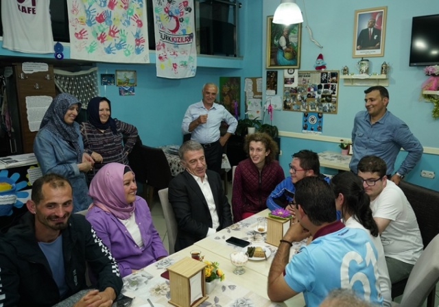 Ağaoğlu engelli çocuklarla buluştu 6