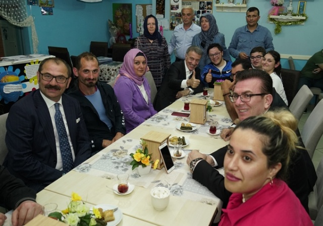 Ağaoğlu engelli çocuklarla buluştu 4