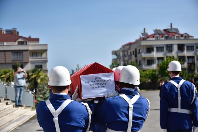 Trabzon şehitlerini uğurladı 1