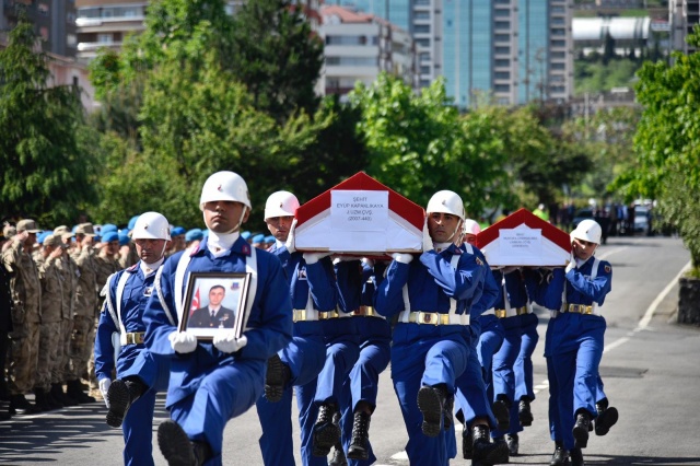 Trabzon şehitlerini uğurladı 5