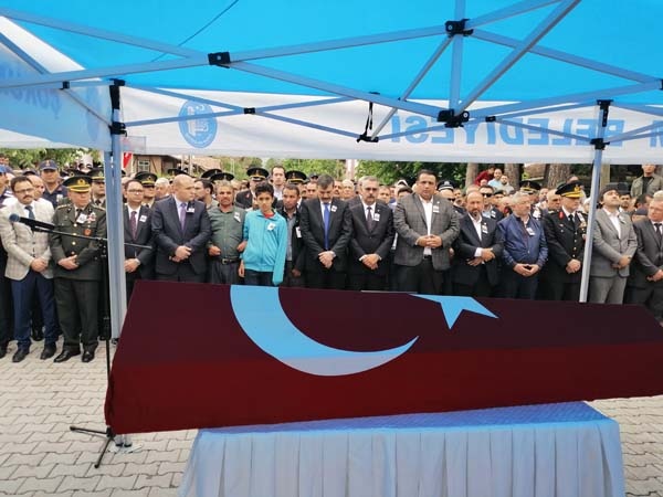 Şehit Uzman Çavuş Eyüp Kapaklıkaya son yolculuğuna uğurlandı 3