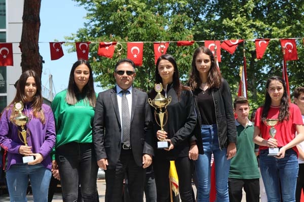 Akçaabat’ta 100. Yıldönümünde Gençlik Bayramı kutlandı 5