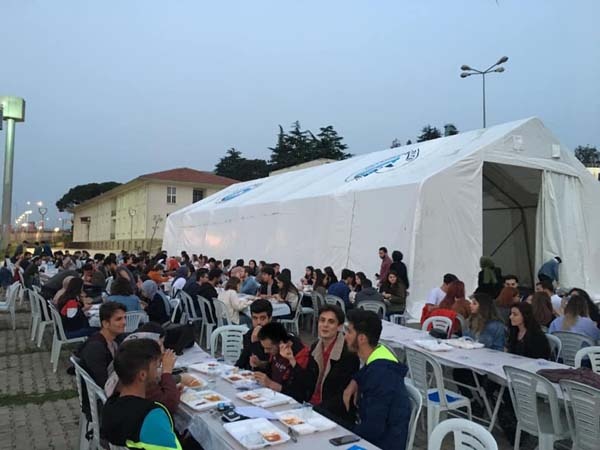 Öğrenciler iftar çadırlarından memnun! 2