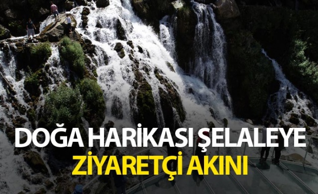 Doğa harikası şelaleye ziyaretçi akını 1