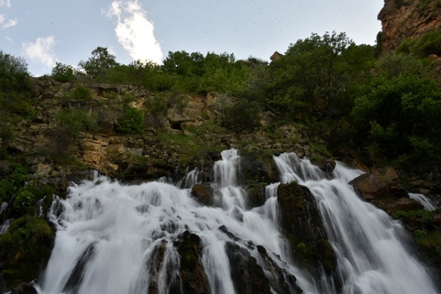 Gümüşhane’de 40 gözeli şelale büyülüyor 4