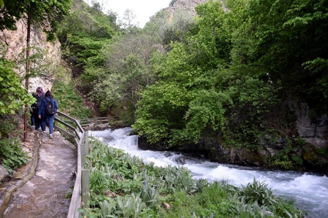 Gümüşhane’de 40 gözeli şelale büyülüyor 11