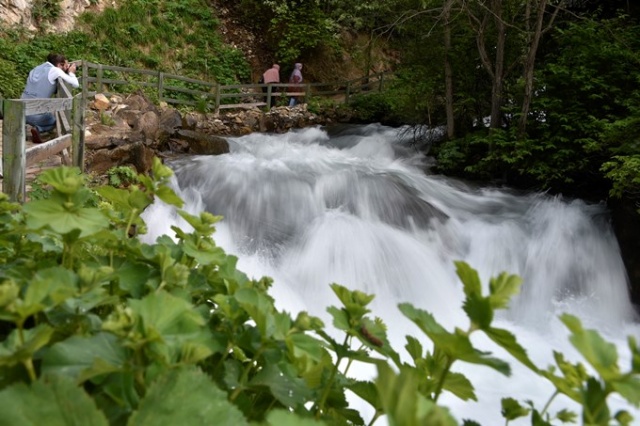 Gümüşhane’de 40 gözeli şelale büyülüyor 6