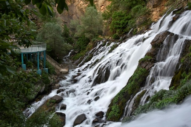 Gümüşhane’de 40 gözeli şelale büyülüyor 9