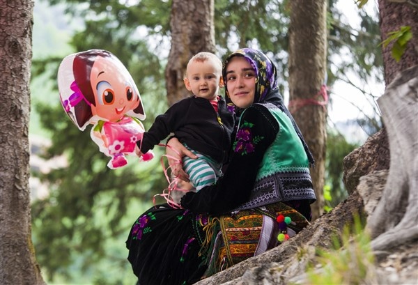 Karadeniz Yaylaları çocuklarla şenlendi 4