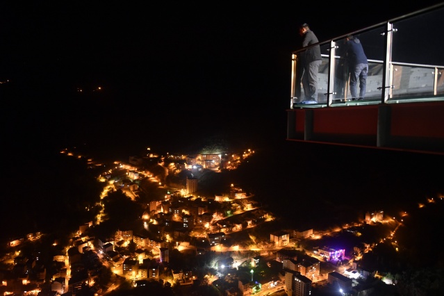Torul Kalesi Cam Seyir Terası Ramazan’da da ilgi odağı 3