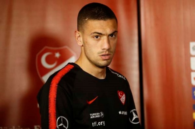 Milli futbolcu dünya devinde! 4