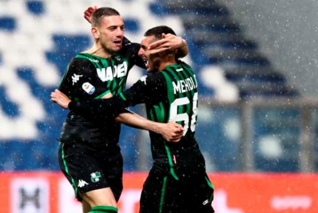 Milli futbolcu dünya devinde! 6