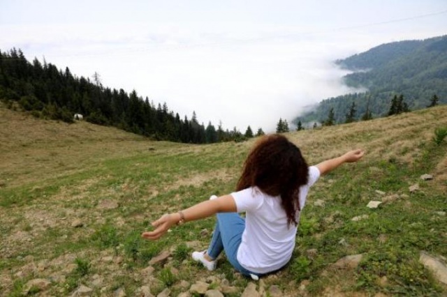 Bulutların üzerindeki yaylaya tatilci akını 12