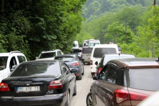 Bulutların üzerindeki yaylaya tatilci akını 7