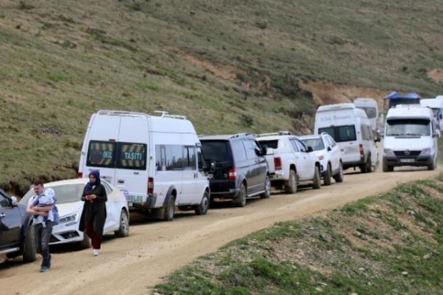 Bulutların üzerindeki yaylaya tatilci akını 8