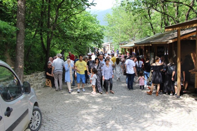 Sümela'ya tatilci akını 7