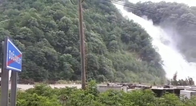 Giresun'da bu şelaleyi görenler bir daha baktı 5