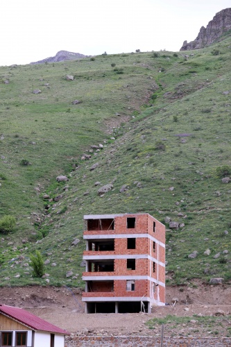 Karadeniz yaylalarında yeni kaçak yapılar yükseliyor! 6