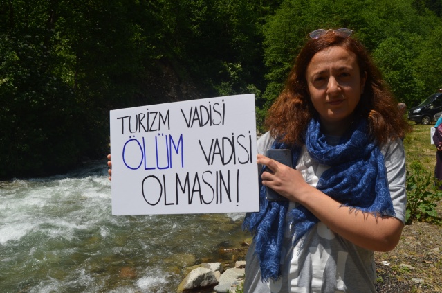 "Uzungöl'de balık tutarken ölebilirsiniz" eylemi 17