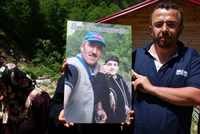 "Uzungöl'de balık tutarken ölebilirsiniz" eylemi 9