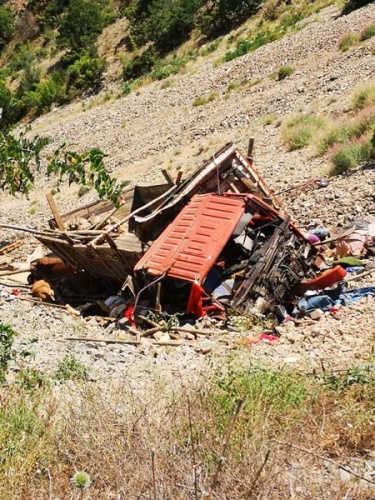 Yayla yolunda feci kaza - 1 ölü 8 yaralı 9