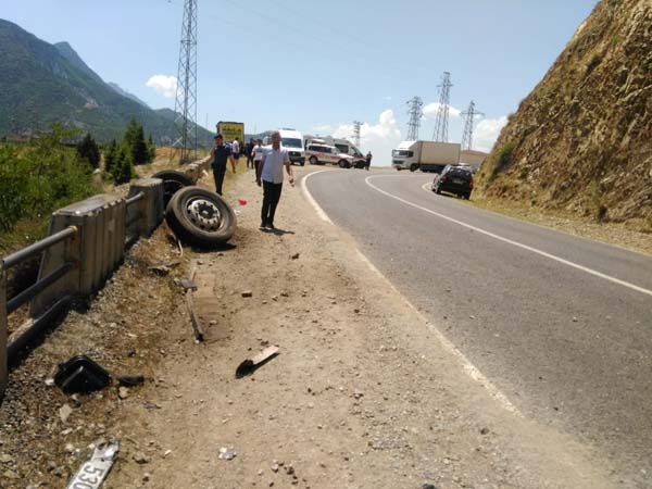 Yayla yolunda feci kaza - 1 ölü 8 yaralı 10