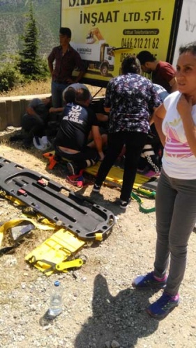Yayla yolunda feci kaza - 1 ölü 8 yaralı 7