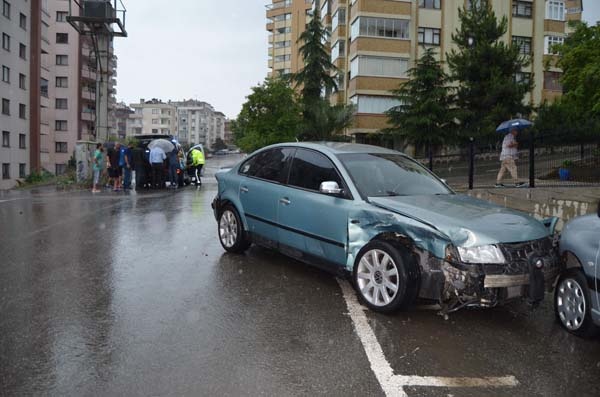 Trabzon'da araç bahçeye uçtu 11