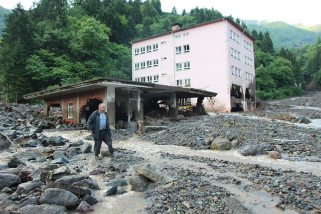 Araklı'daki facia sonrası evlerine ilk kez gittiler 15