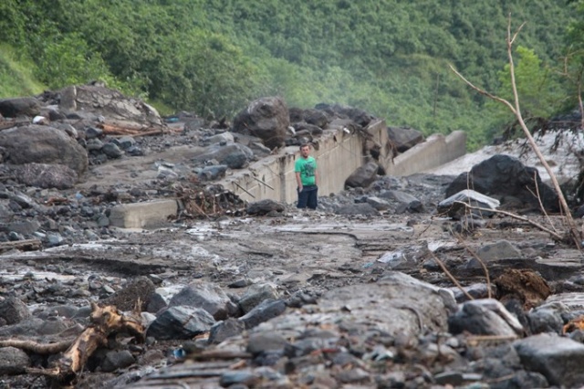 Araklı'daki facia sonrası evlerine ilk kez gittiler 3
