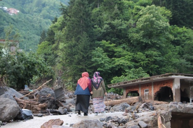 Araklı'daki facia sonrası evlerine ilk kez gittiler 19