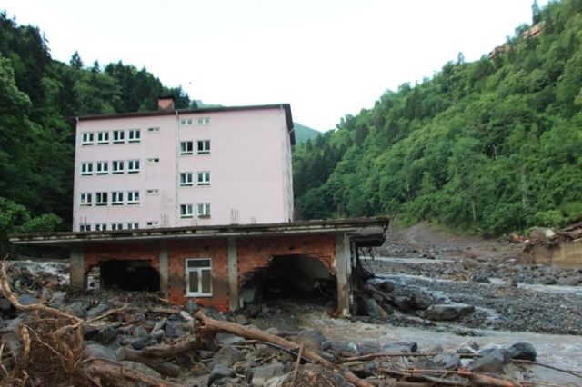 Araklı'daki facia sonrası evlerine ilk kez gittiler 4