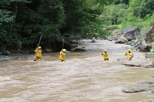 Araklı'da selde kaybolan 3 kişi aranıyor 3