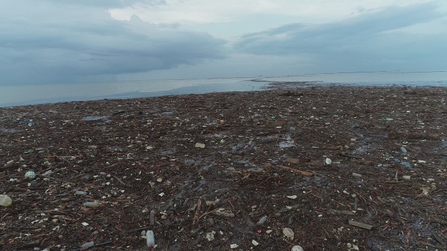Trabzon’da yağış sonrası deniz bu hale geldi! 7