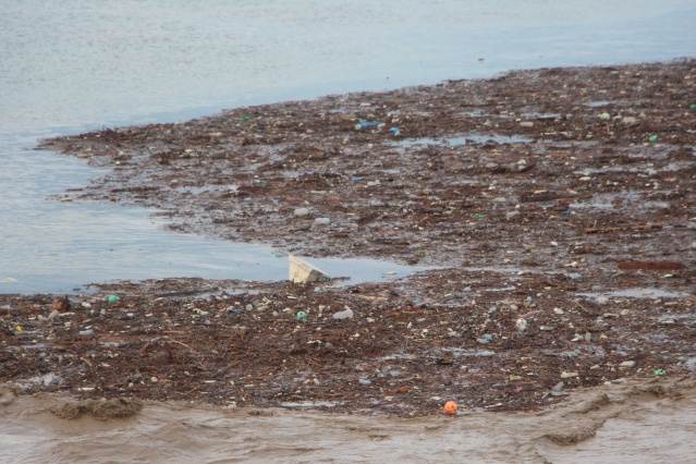 Trabzon’da yağış sonrası deniz bu hale geldi! 21