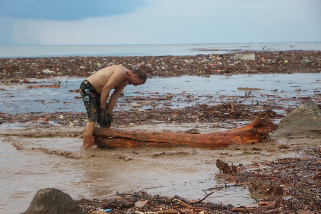 Trabzon’da yağış sonrası deniz bu hale geldi! 18