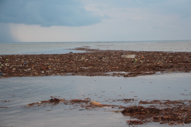 Trabzon’da yağış sonrası deniz bu hale geldi! 12