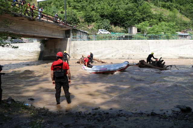 Araklı'da arama kurtarma çalışmalarında 3. gün 10