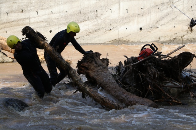 Araklı'da arama kurtarma çalışmalarında 3. gün 9