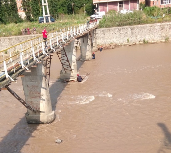 Araklı'da arama kurtarma çalışmalarında 5. gün 3